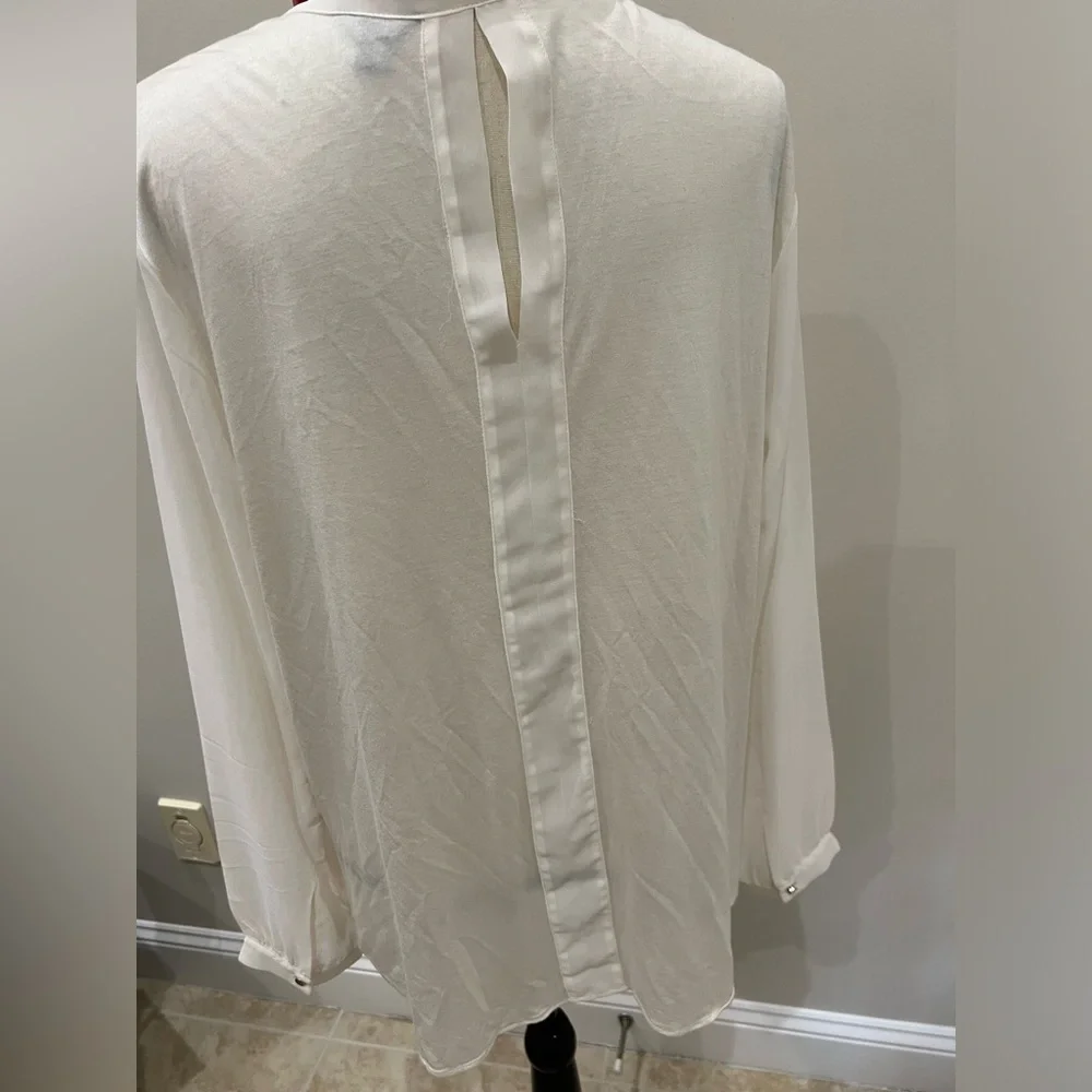 Ann Taylor Cream Blouse-Size XL - Picture 9 of 12